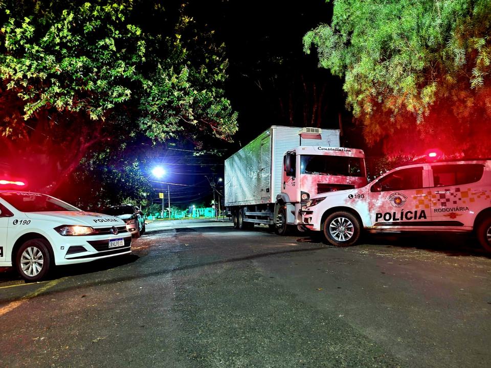 Foto 3 de 3 — TOR recupera caminhão furtado e prende quatro homens por receptação em Rincão